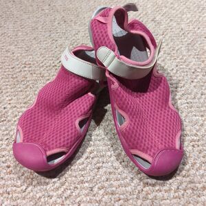 Crocs Swiftwater Mesh Sandals Pink Womens 9 Casual Water Deck Shoes